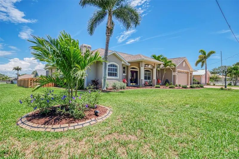 935 Graham Rd, FL