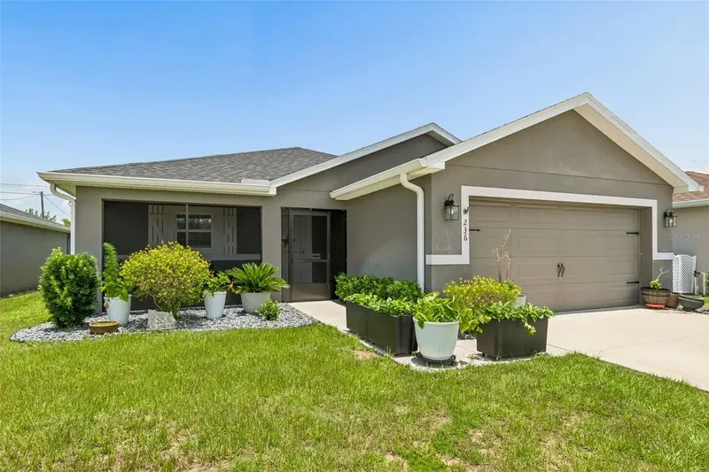 236 Foxtail Loop, FL