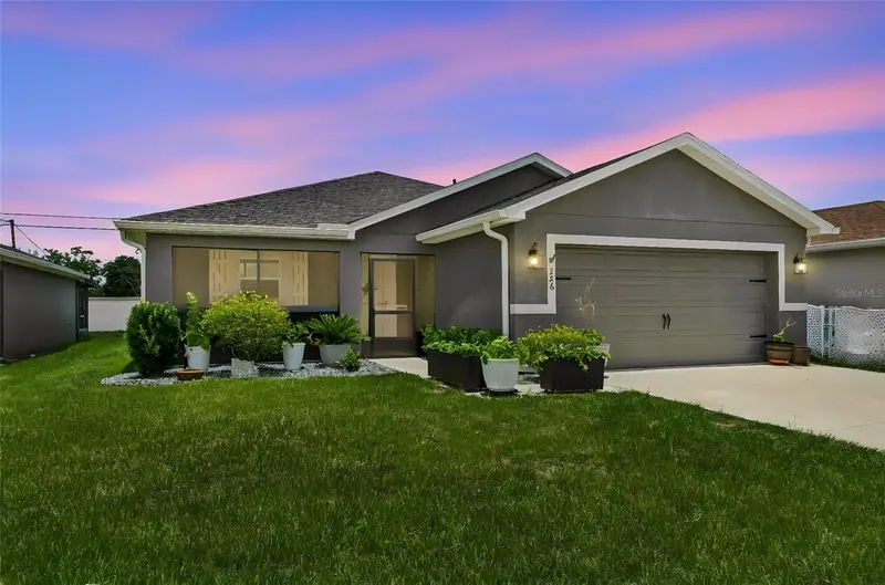 236 Foxtail Loop, FL