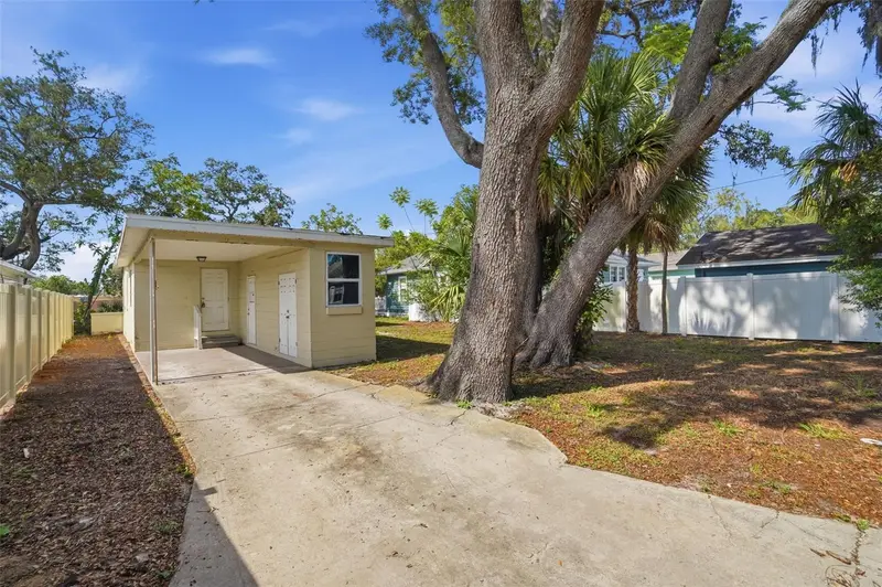 4826 S 8th Ave S, FL