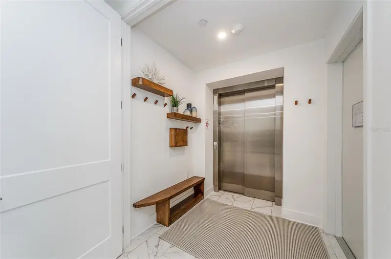 15 Avalon St #401, FL