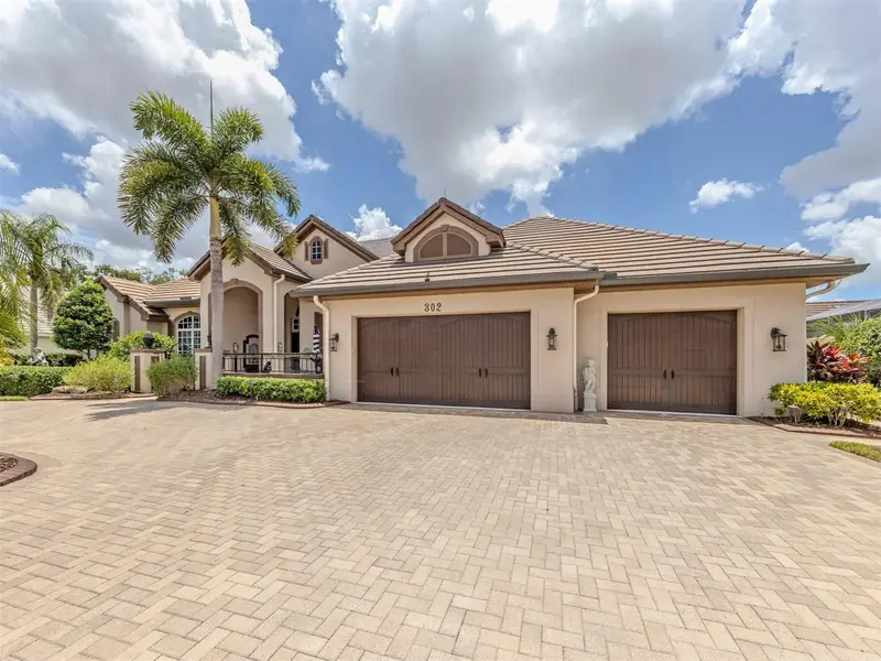 302 Stone Briar Creek Dr, FL