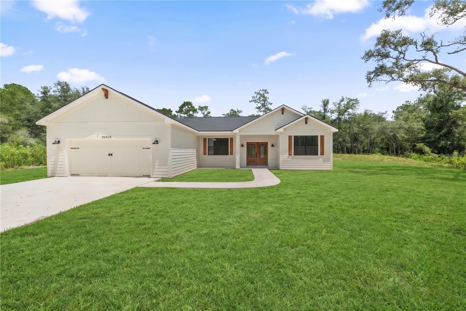 35425 Nutmeg Dr, FL