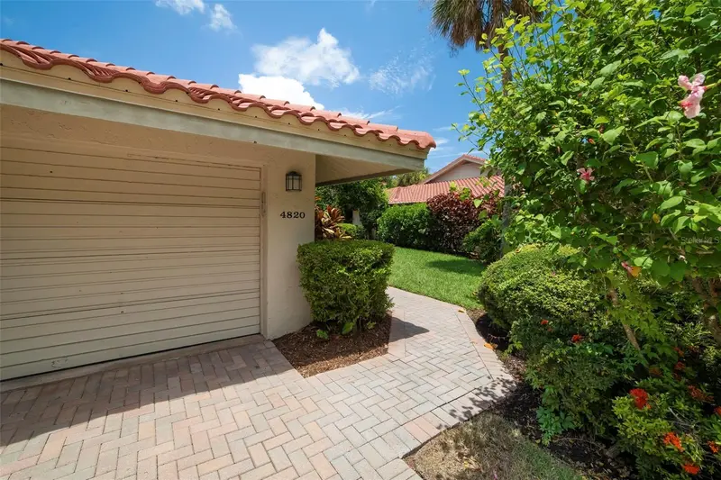 4820 Kestral Park Cir #18, FL