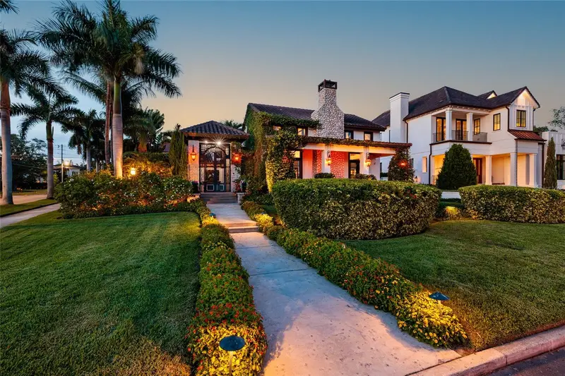 200 Brightwaters Blvd Ne, FL