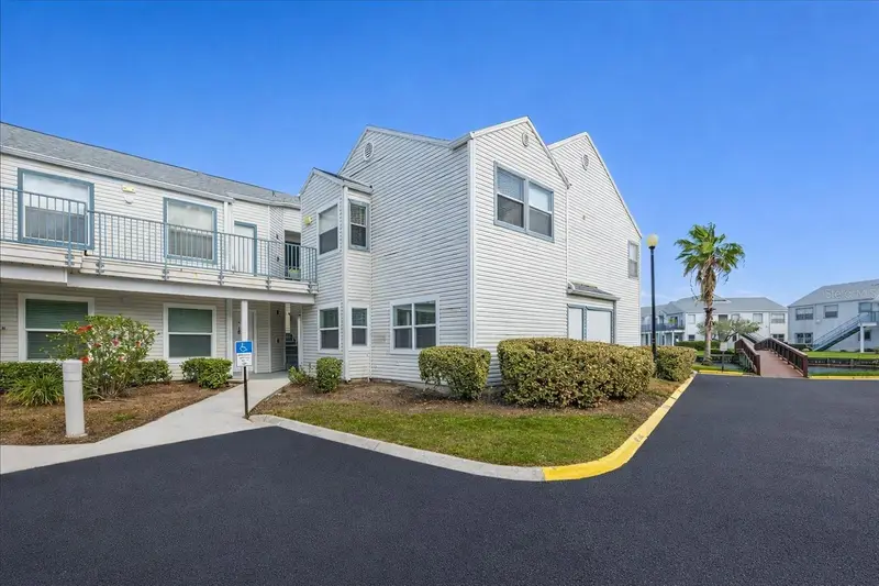 2540 Woodgate Blvd #106, FL