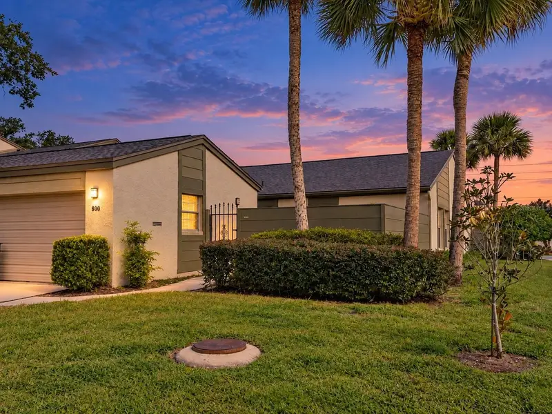 800 Westwind Ln, FL