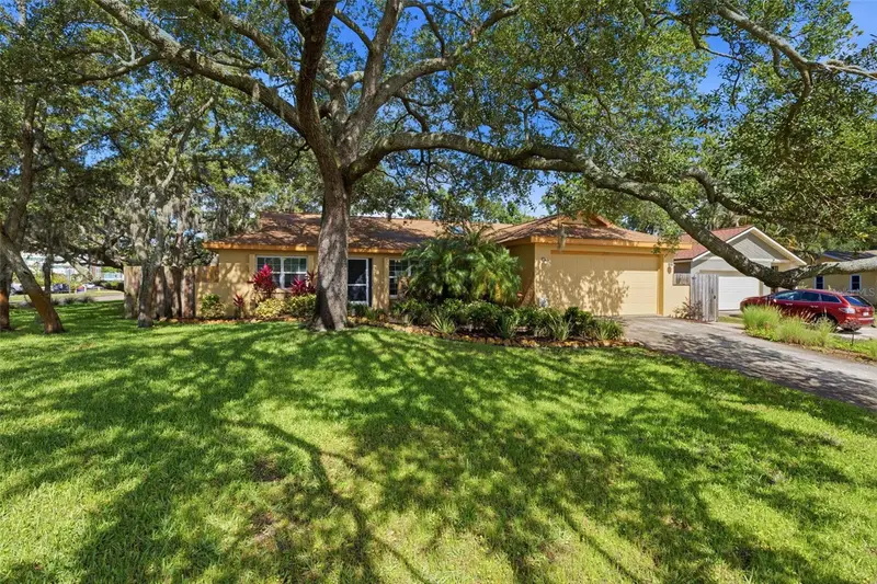 3301 Briarwood Ln, FL