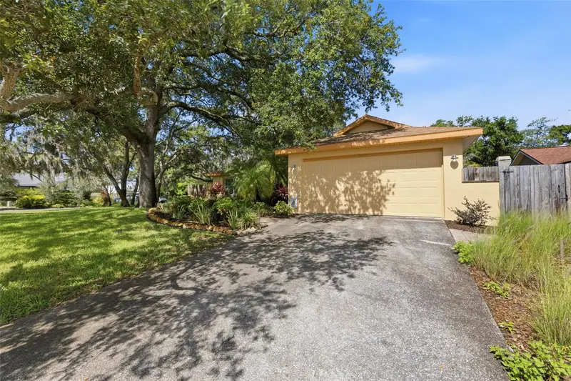 3301 Briarwood Ln, FL