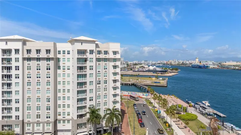 Cond. Capitolio Plaza St #2401, PR
