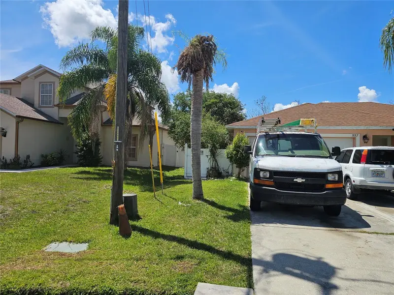 557 Eagle Ct, FL
