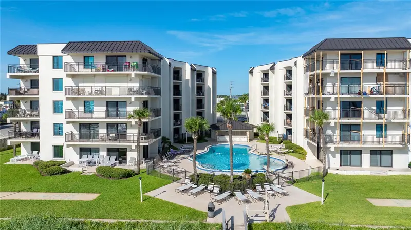 1275 Ocean Shore Blvd #P3, FL