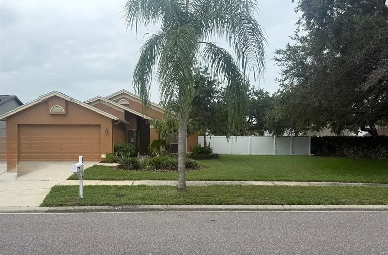 11516 Whispering Hollow Dr, FL