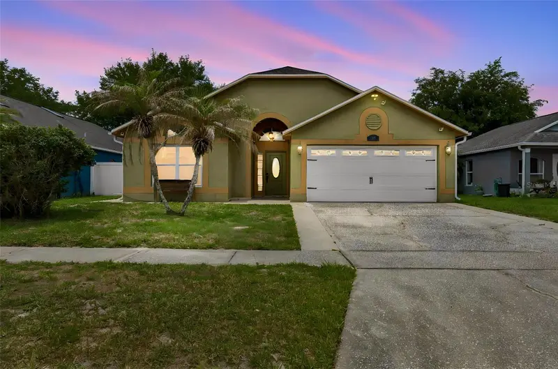 1008 Old Barn Rd, FL
