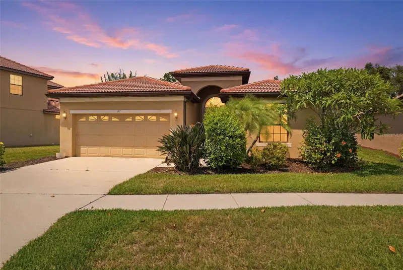 107 Silver Falls Dr Dr, FL
