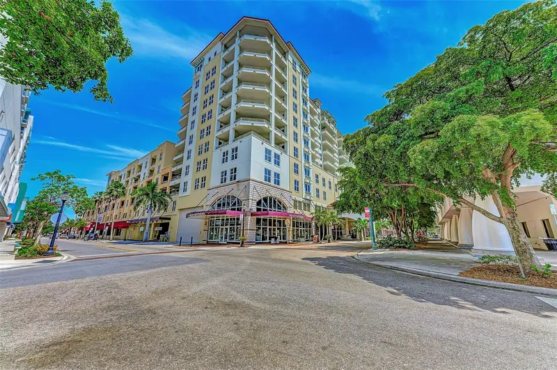 100 Central Avenue, FL