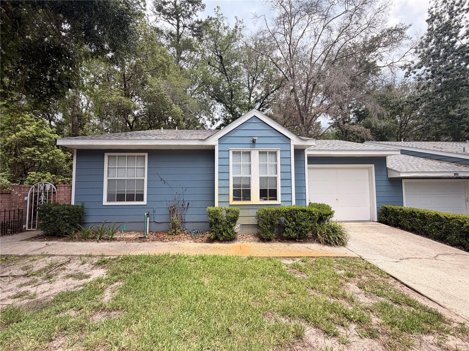439 Nw 50th Blvd, FL