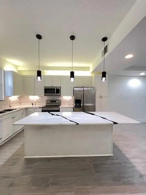 655 Cornerstone Dr, FL