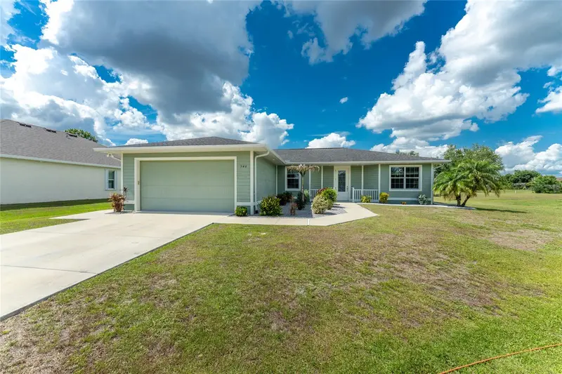 546 Santiguay St, FL