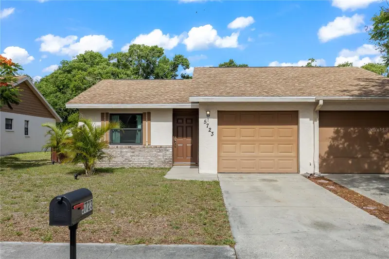 5723 Deer Hollow Trl, FL