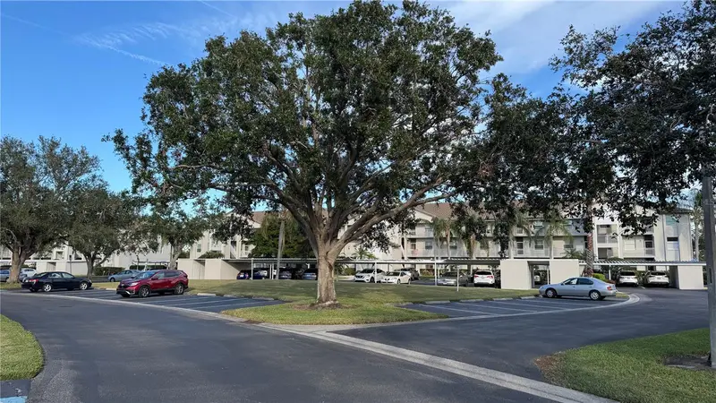 8735 Olde Hickory Ave #8306, FL