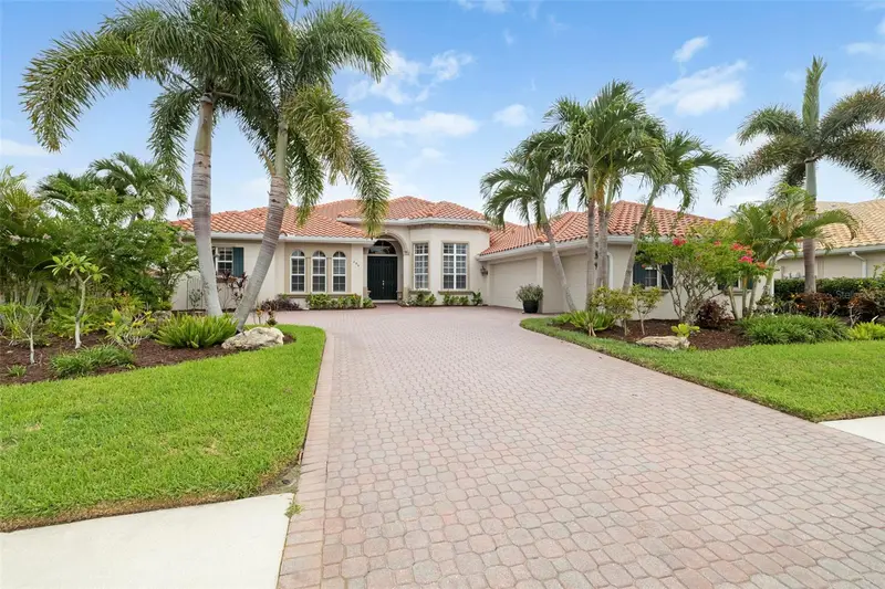 286 Pesaro Dr, FL