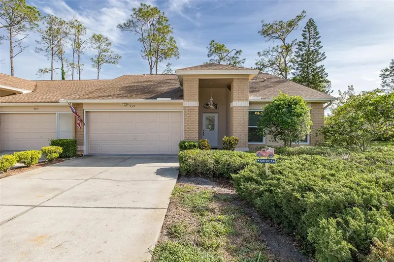9519 Scenic Pine Ct, FL