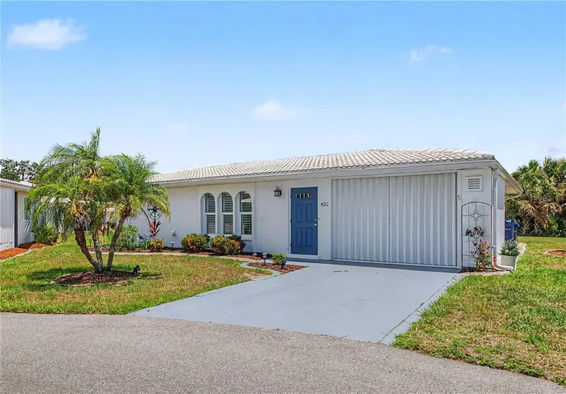 422 Circlewood Dr #H6, FL