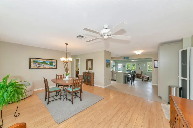 422 Circlewood Dr #H6, FL