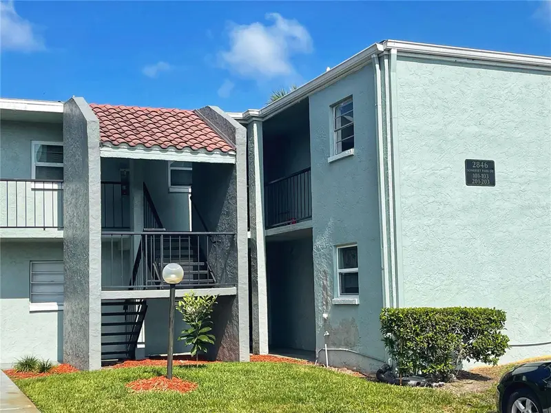 2846 Somerset Park Dr #201, FL