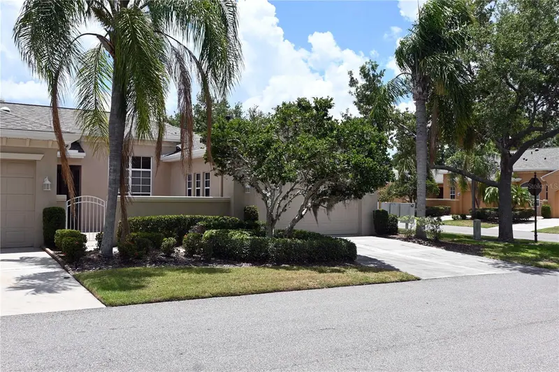 2294 Sifield Greens Way #2294, FL