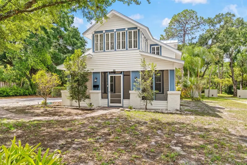 904 W Henry Ave, FL