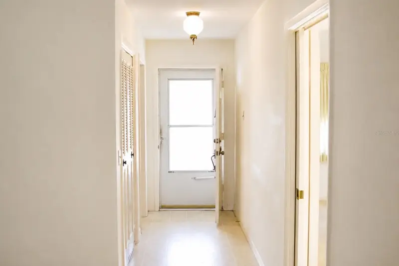 1656 S Lake Ave #4, FL