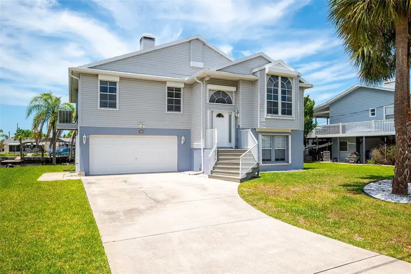 4263 Tahiti Dr, FL