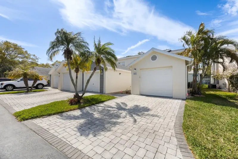 11600 Shipwatch Dr #1417, FL