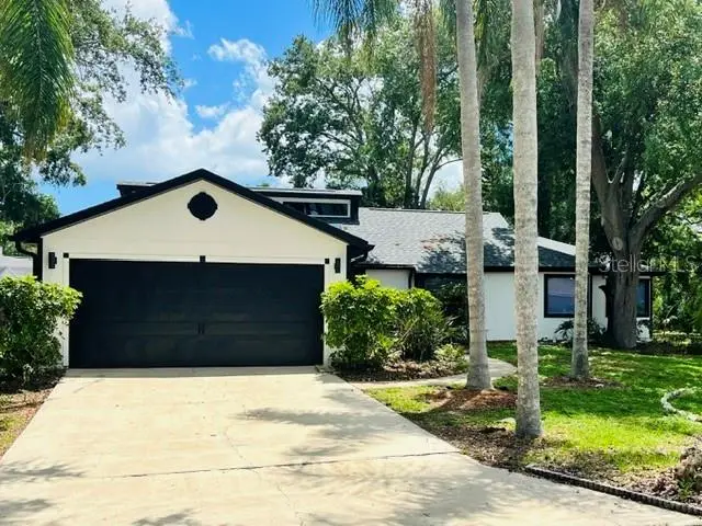8240 Cypress Lake Dr, FL