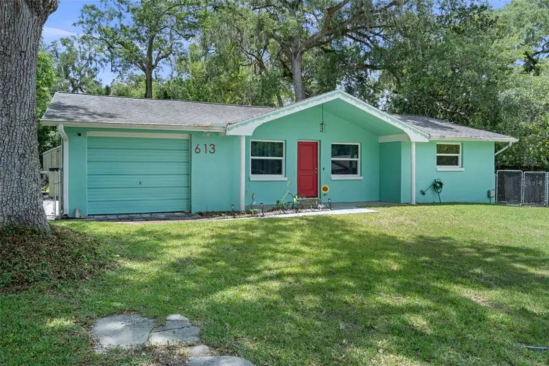 613 Holley St, FL