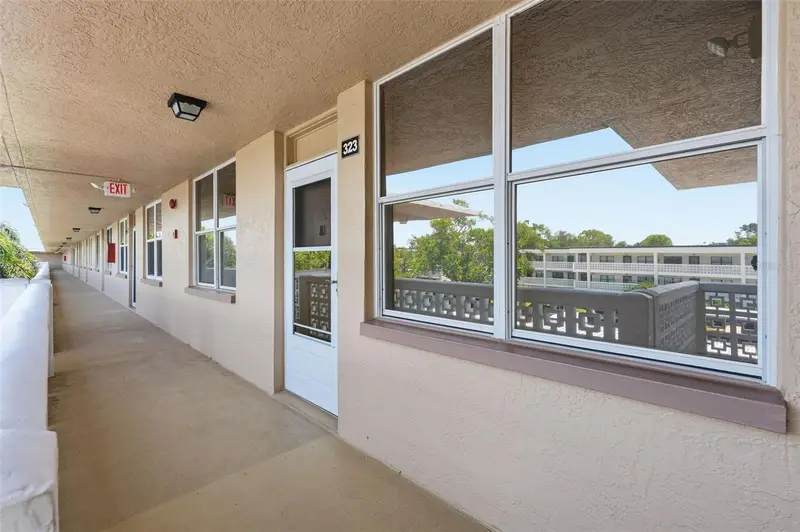 4915 Bay St Ne #323, FL