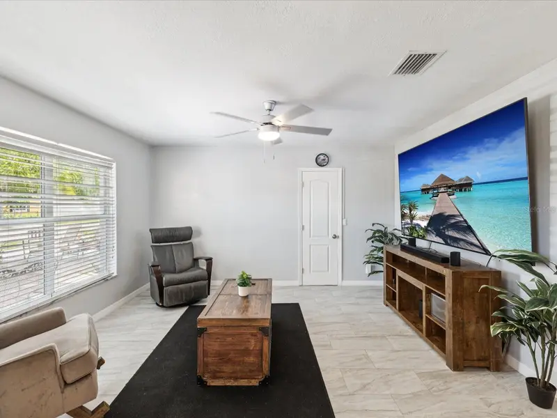 6518 S West Shore Cir, FL