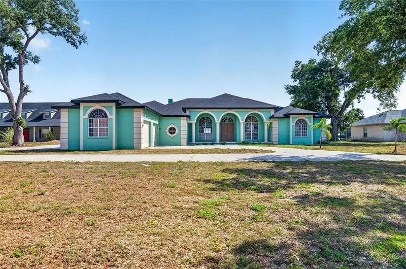 8911 Riverlachen Way, FL
