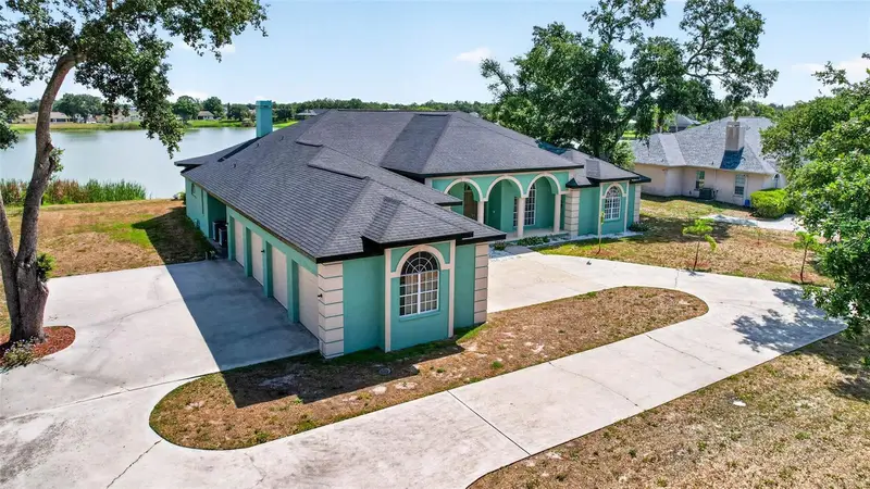 8911 Riverlachen Way, FL