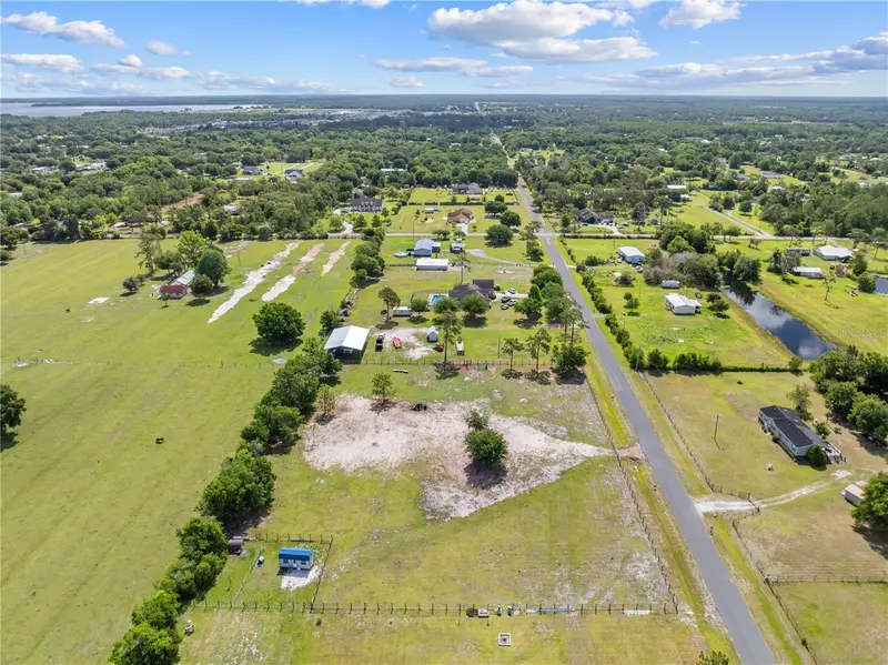Hunting Lodge Dr, FL