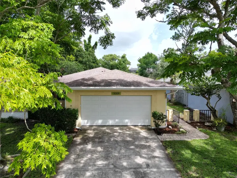 13009 Club Dr, FL