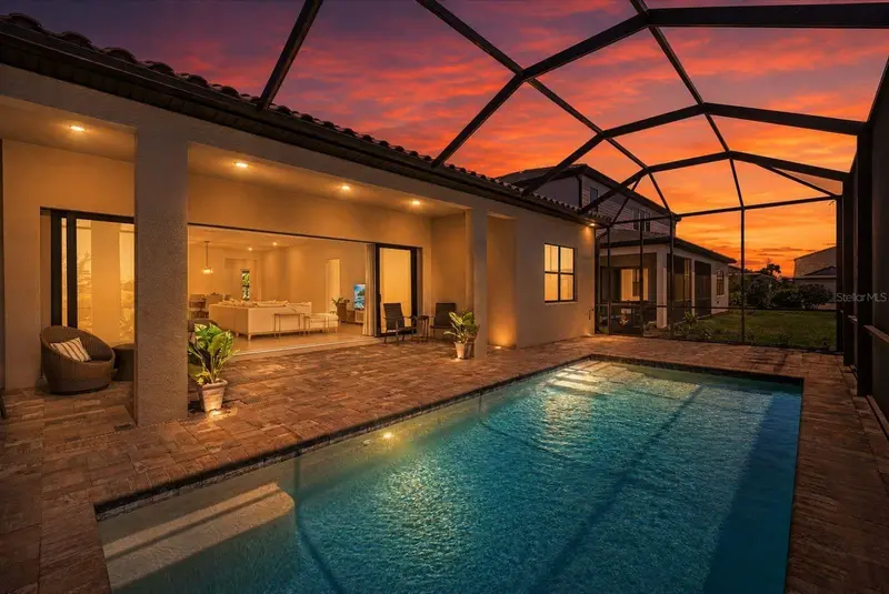 16211 Hidden Oak Loop, FL