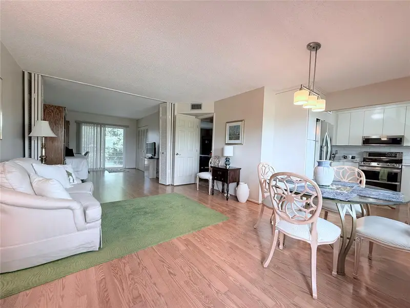 4460 Ironwood Cir #304a, FL