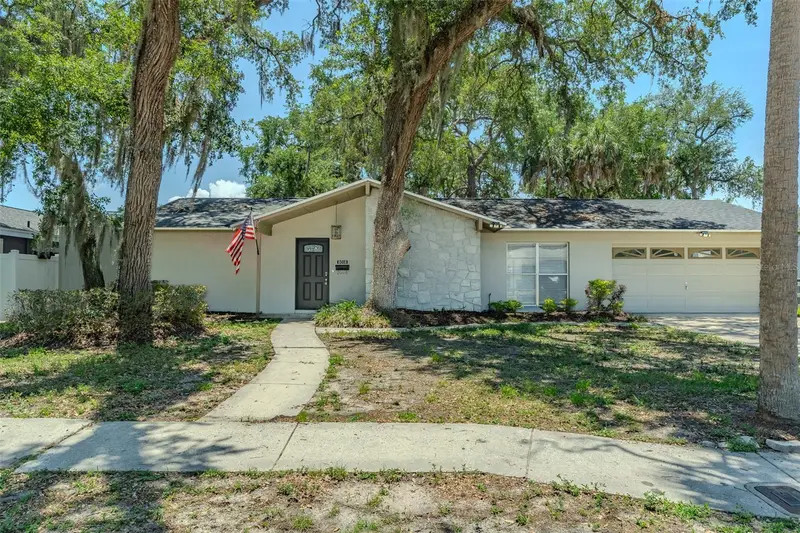 8018 W Pocahontas Ave, FL