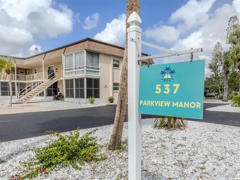 537 Manatee Ct #204, FL