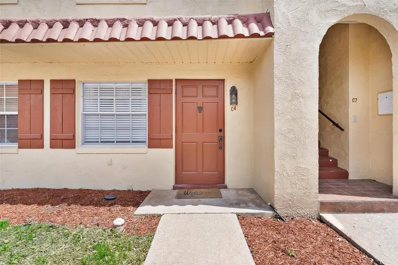 1112 W Main St #C4, FL