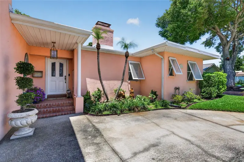 1209 N Halifax Ave, FL