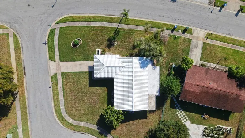 2822 Safe Harbor Cir, FL